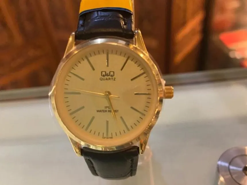 Reloj Original Q &amp; Q Pulsera Negra