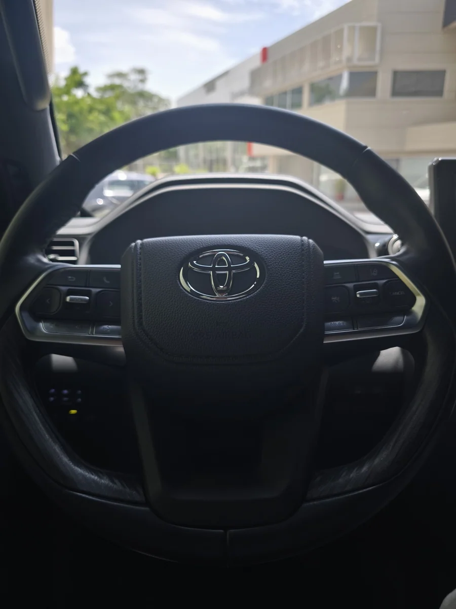 Toyota Land Cruiser LC300 Gasolina 2023