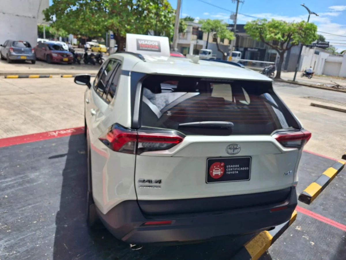 Toyota RAV4 XLE 2020